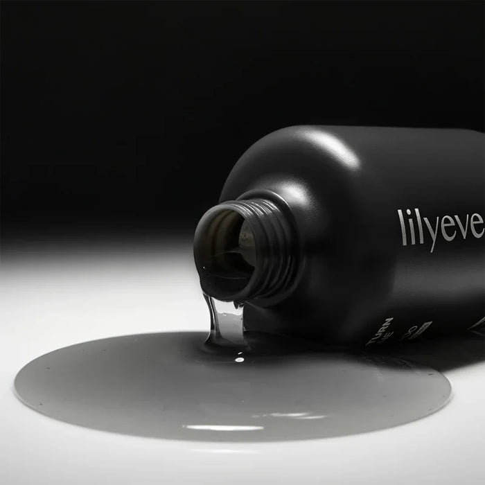 lilyeve-grow-turn-caffeine-black-shampoo-04